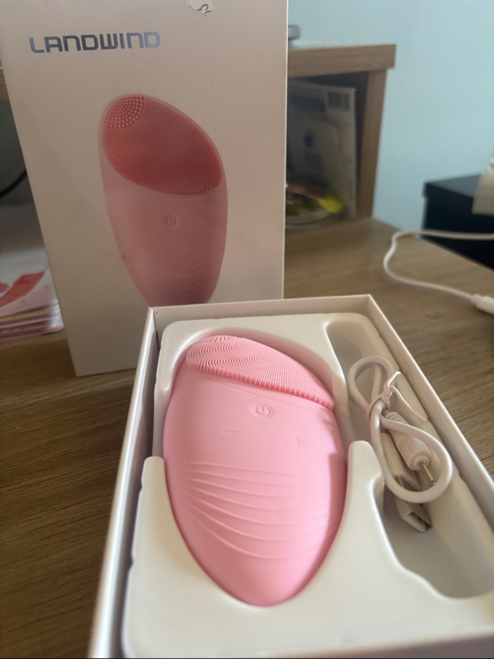 LANDWIND Pink Silicone Facial Cleansing Brush